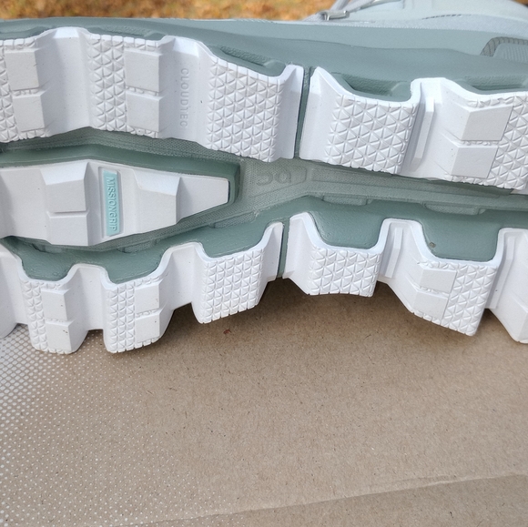 Hightop NWT 10W Cloudrock - Picture 7 of 8